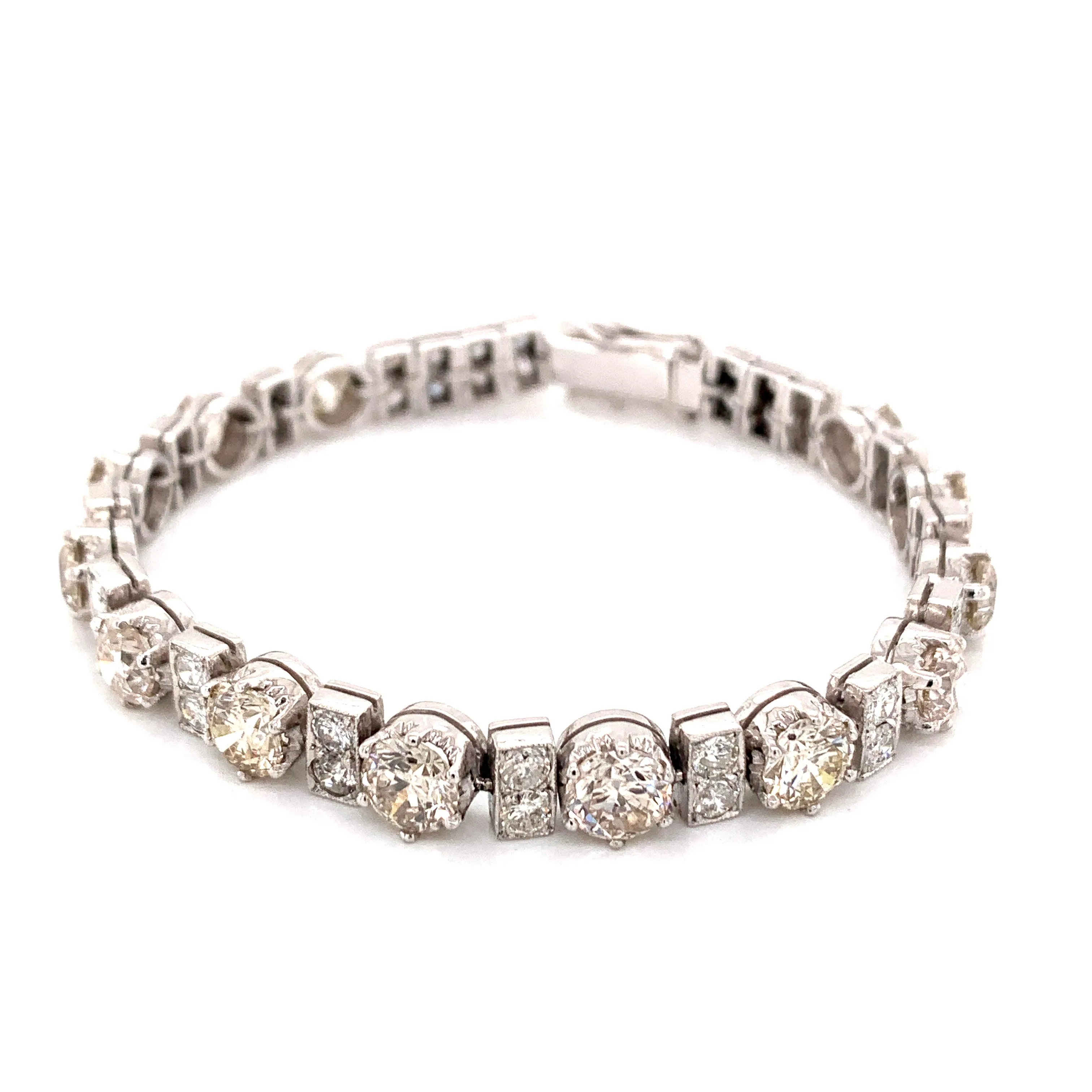 18K White Gold And 10 Carat Diamond Fashion Bracelet