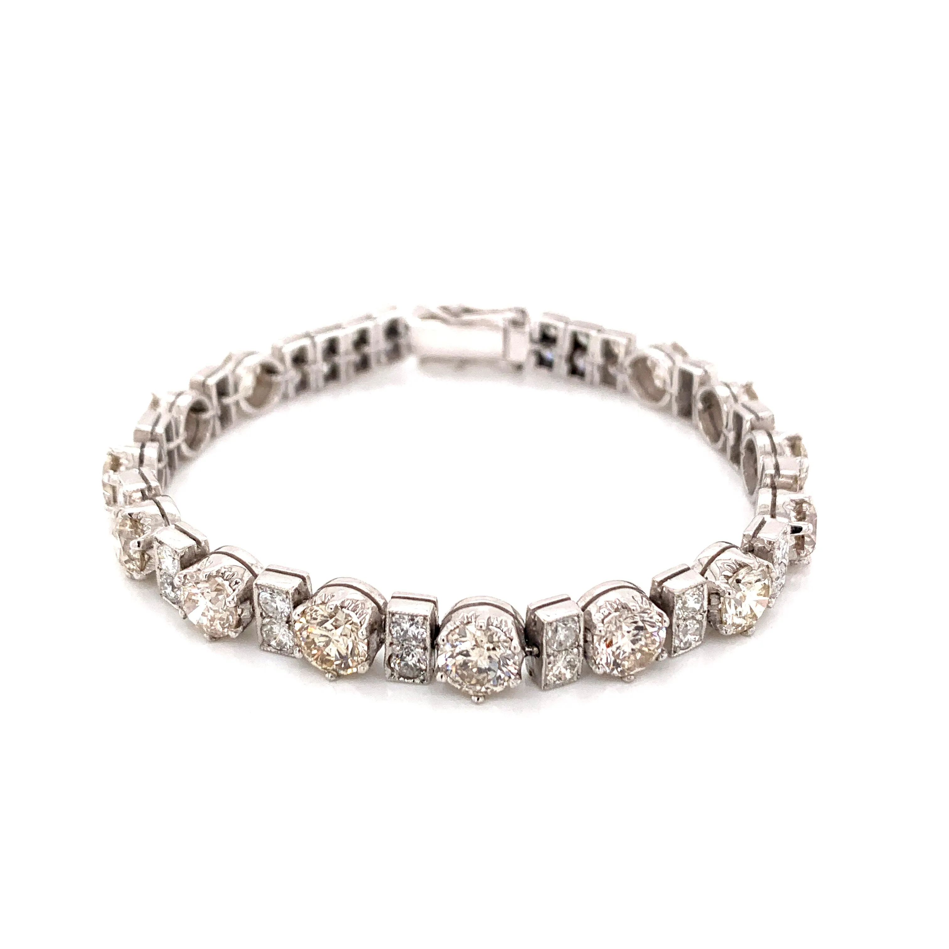 18K White Gold And 10 Carat Diamond Fashion Bracelet
