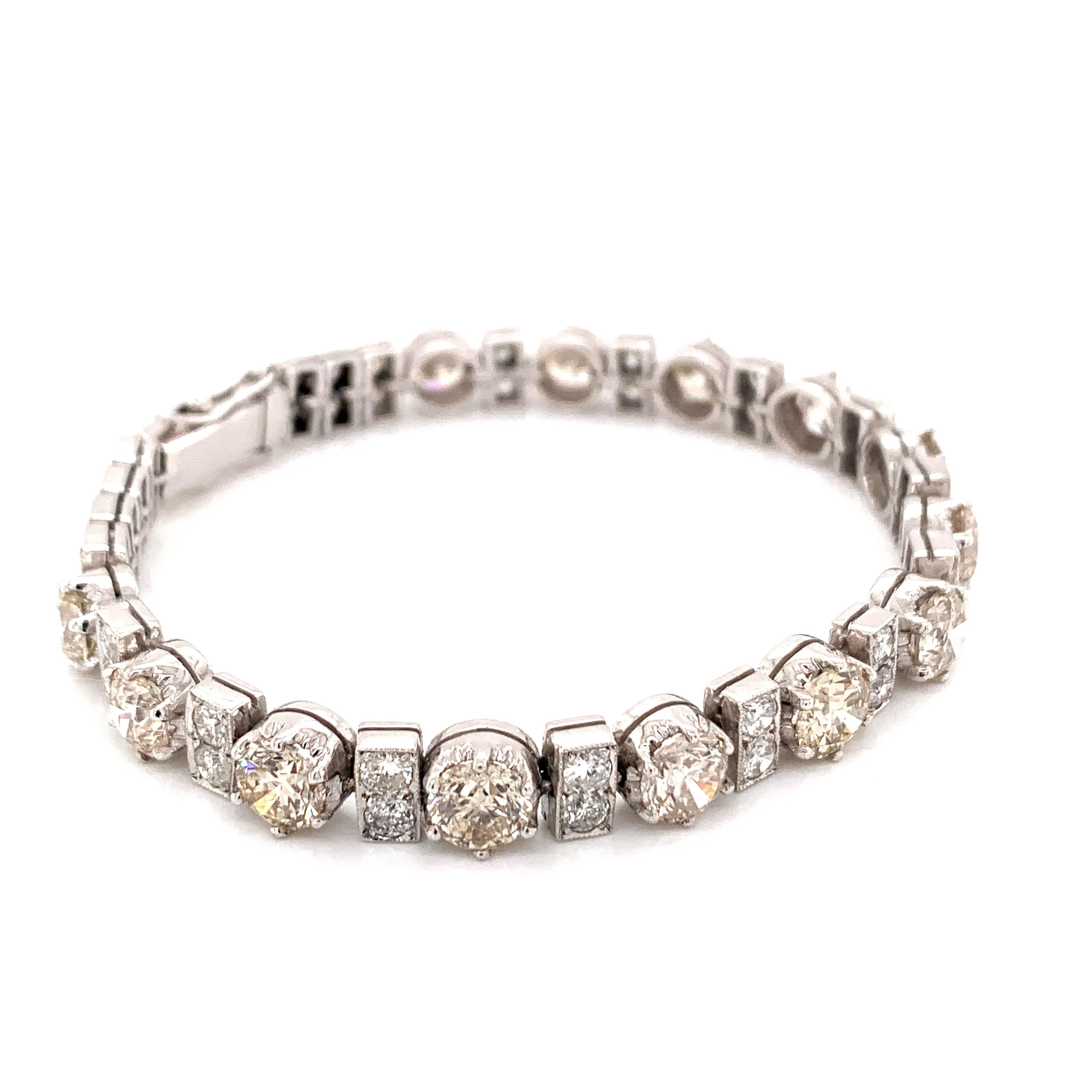 18K White Gold And 10 Carat Diamond Fashion Bracelet