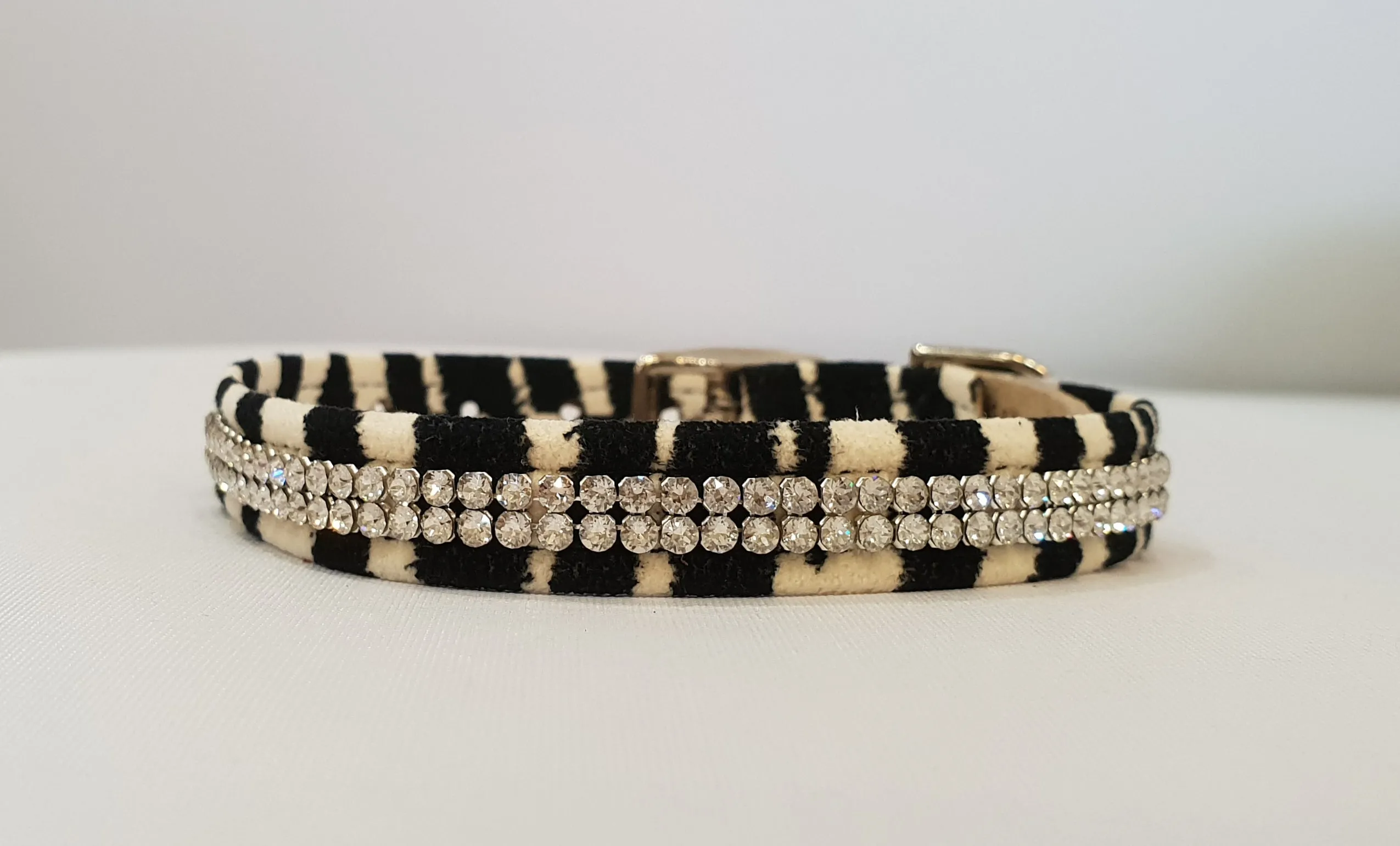 2 Row Crystal Microsuede 1/2" Collar