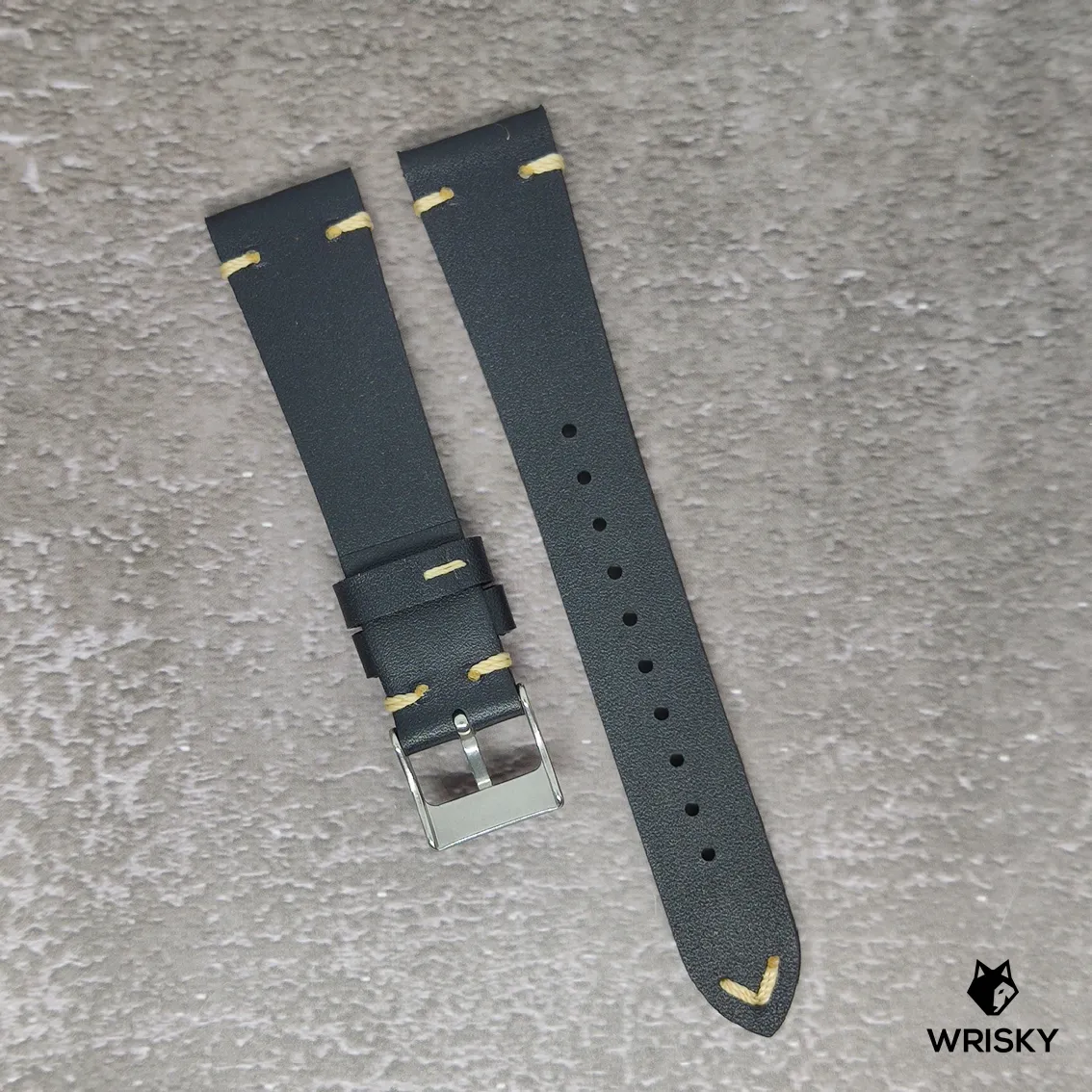 20mm Vintage Leather Strap in Black