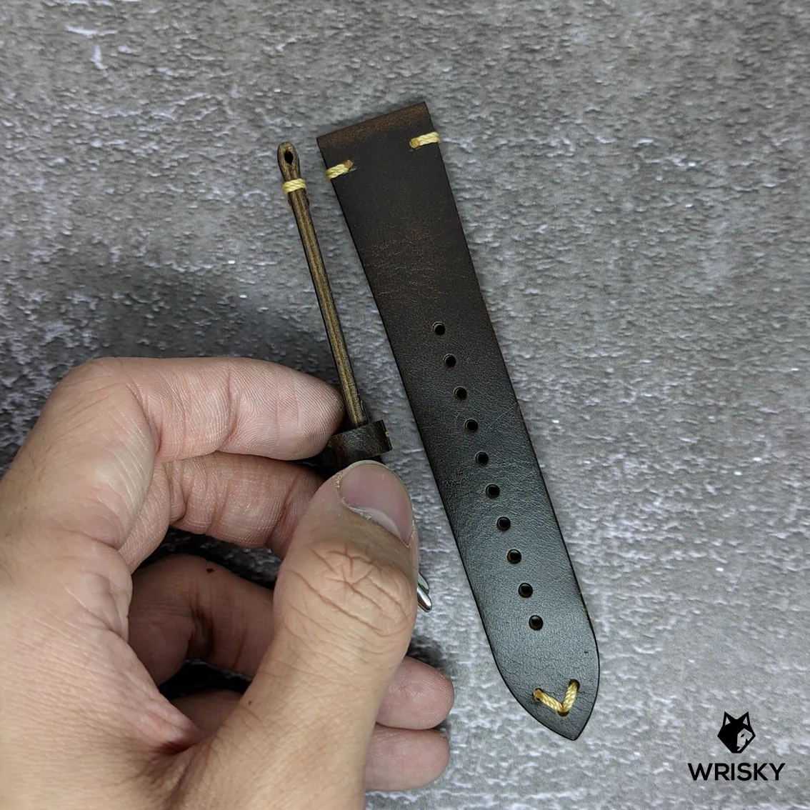 22mm Vintage Leather Strap in Brown