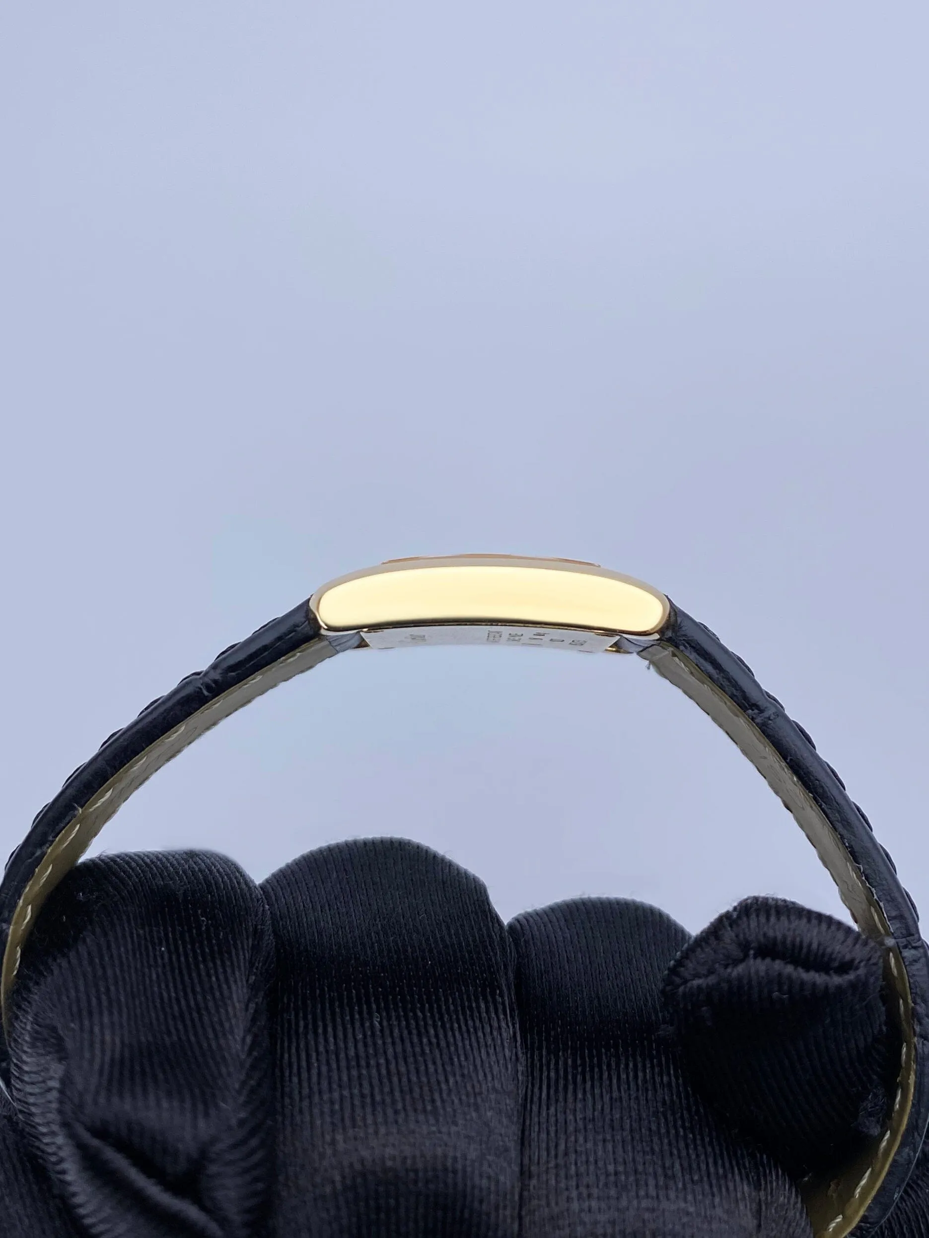 Cartier Tank Francaise 1820 18K Yellow Gold Ladies Watch