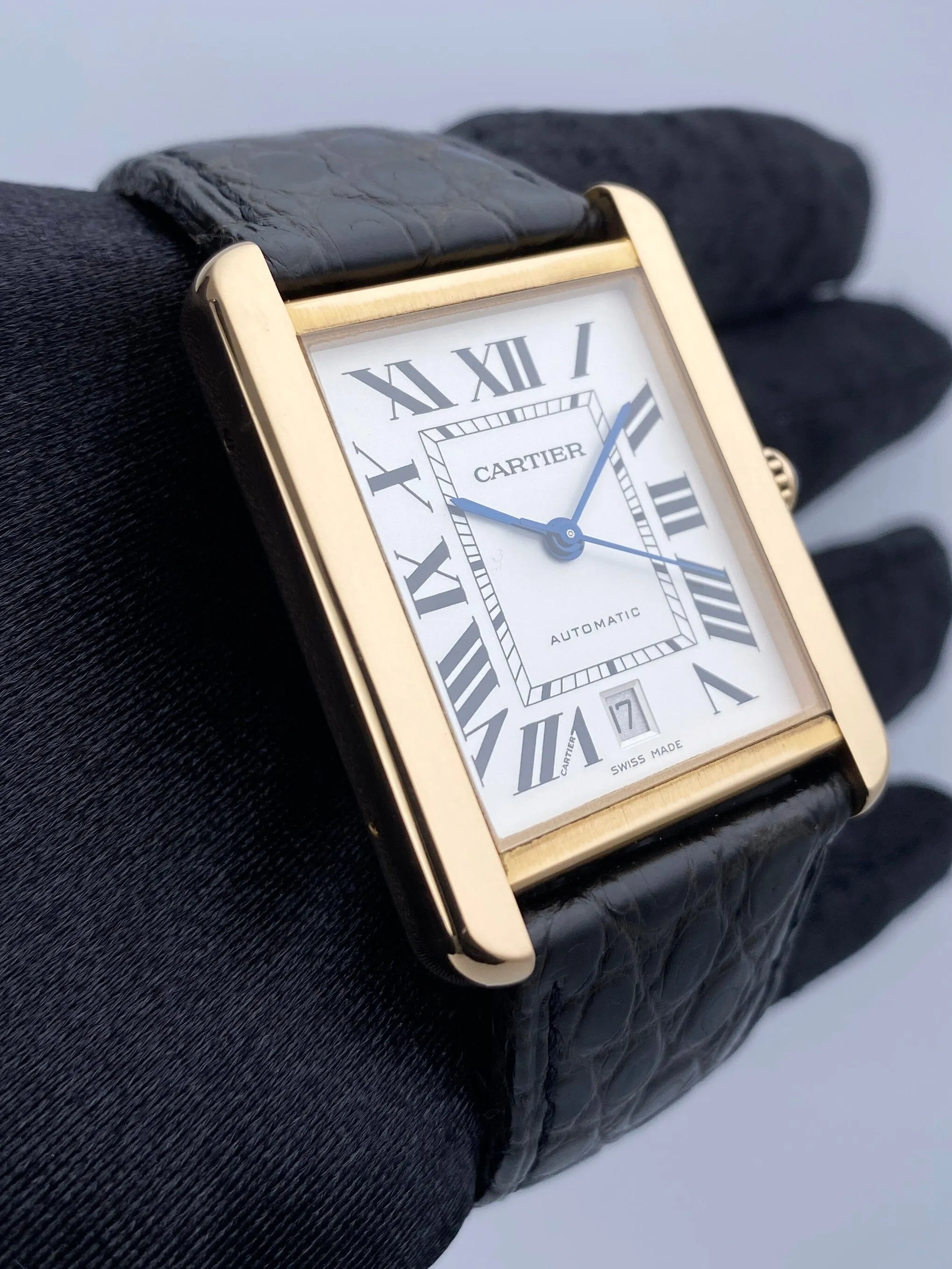 Cartier Tank Solo XL W5200026 18K Rose Gold Mens Watch