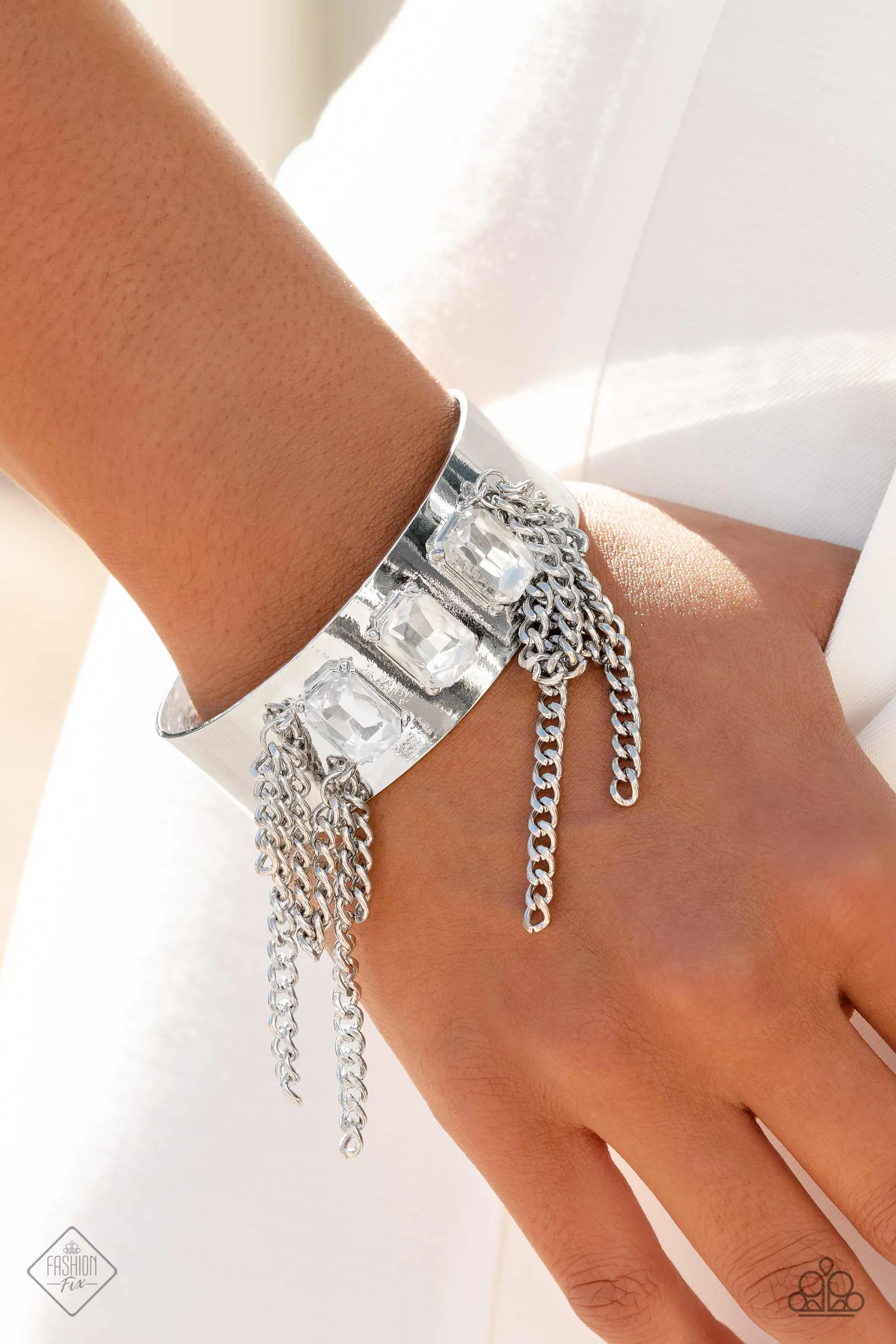 CHAIN Showers - White Bracelet