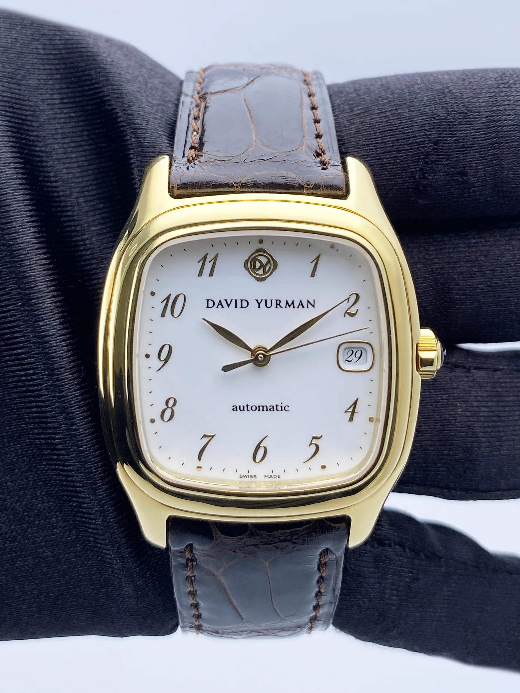 David Yurman Thoroughtbred T301-L88 White Dial 18K Yellow Gold Mens Watch