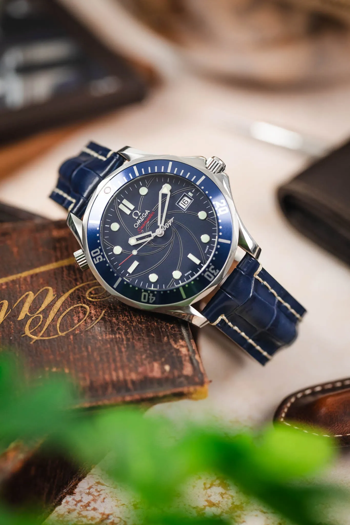 Di-Modell BALI CHRONO Alligator-Embossed Padded Watch Strap in BLUE