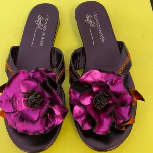 Donald Pliner COUTURE Pink  Leather slide