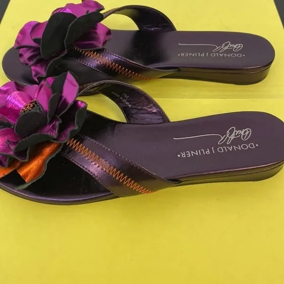 Donald Pliner COUTURE Pink  Leather slide