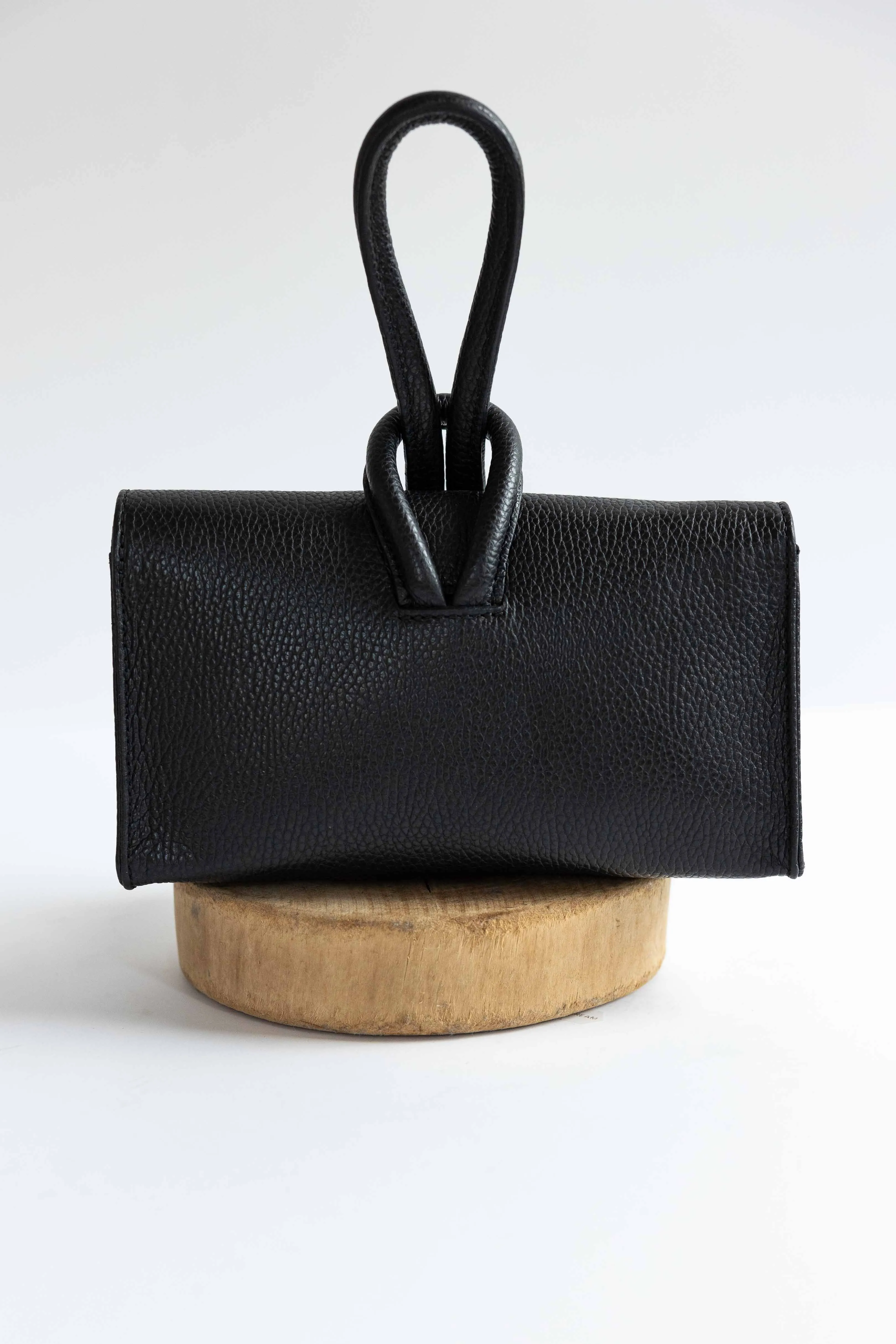 [GERMAN FUENTES] WRISTLET LEATHER BAG-BLACK