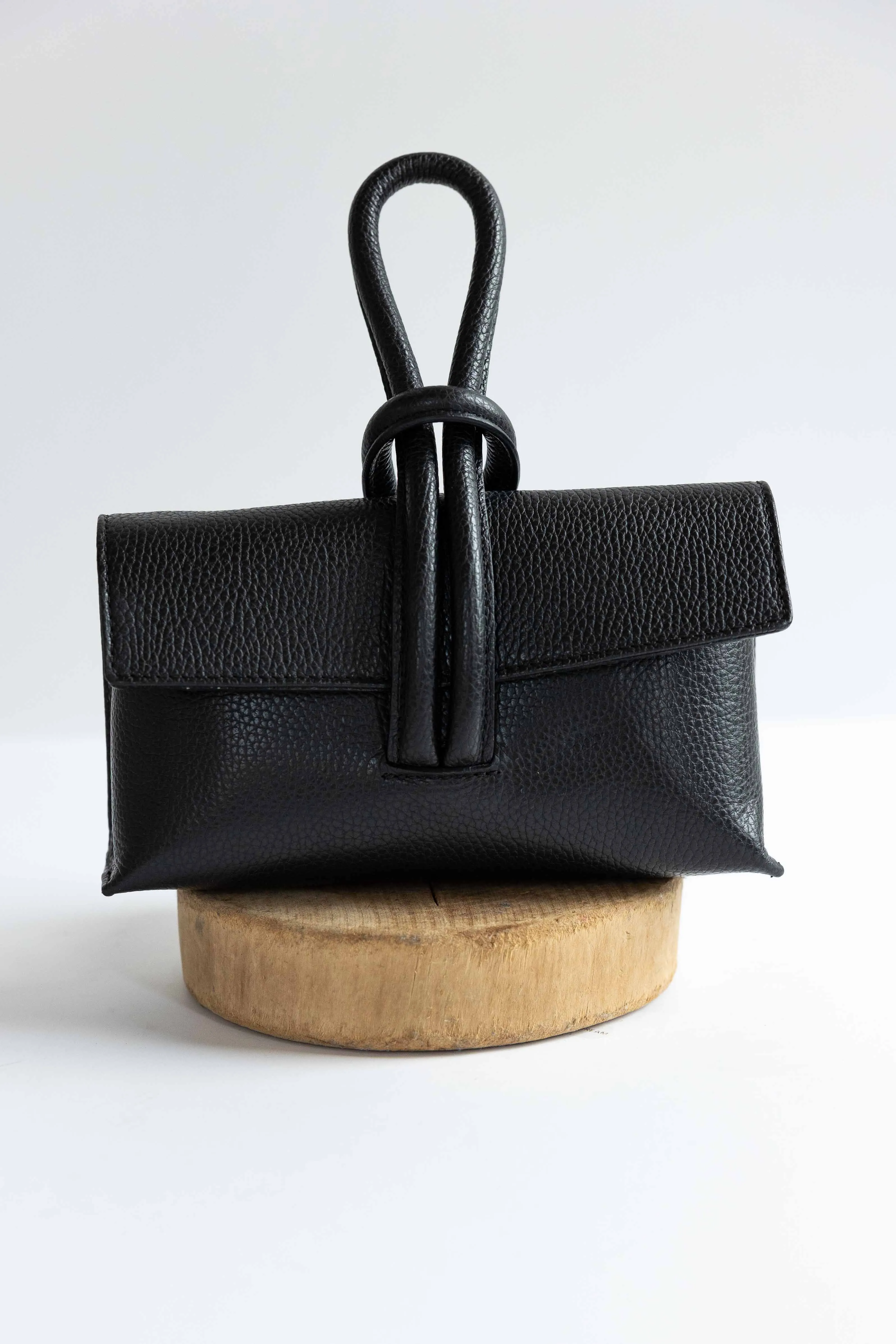[GERMAN FUENTES] WRISTLET LEATHER BAG-BLACK