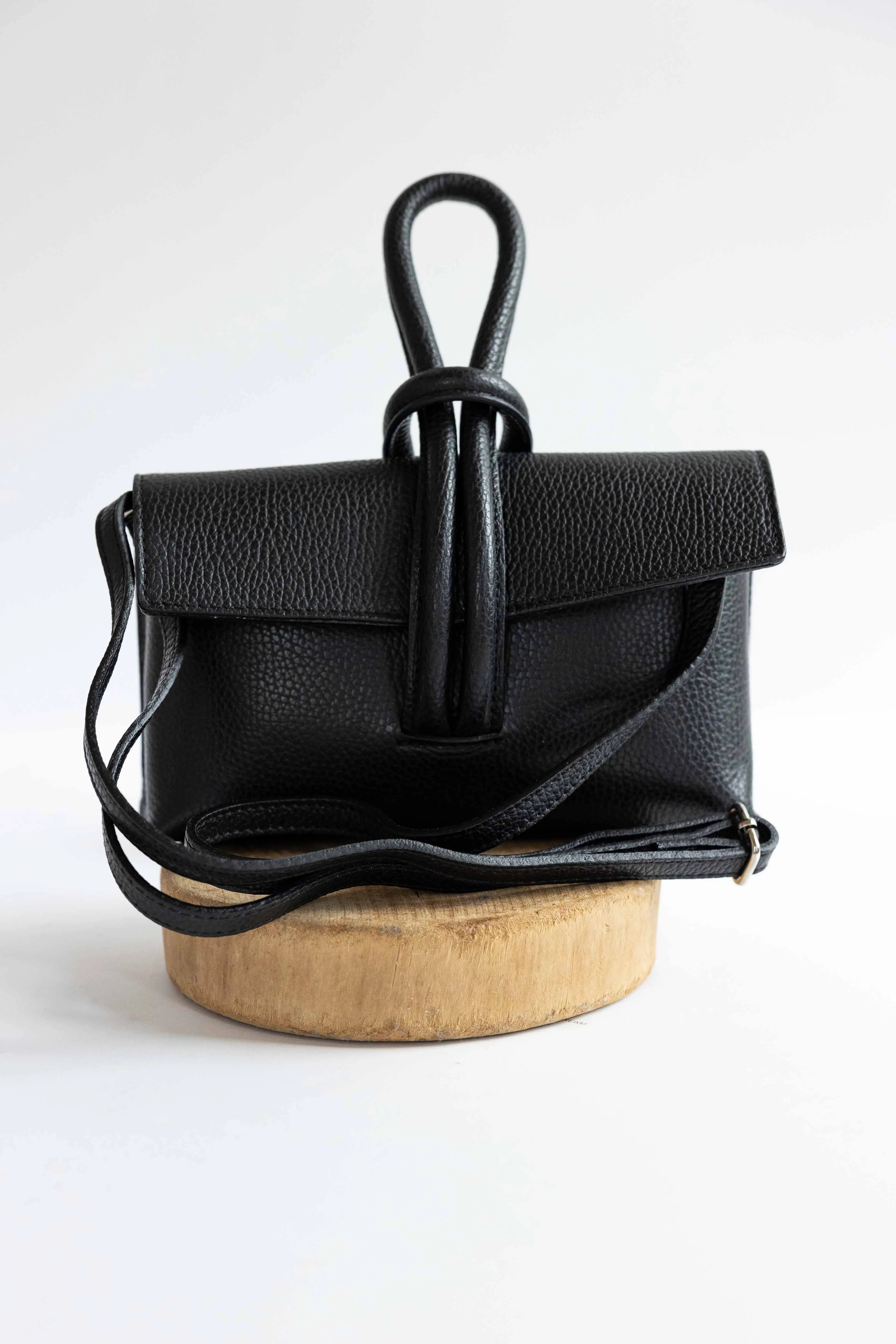 [GERMAN FUENTES] WRISTLET LEATHER BAG-BLACK