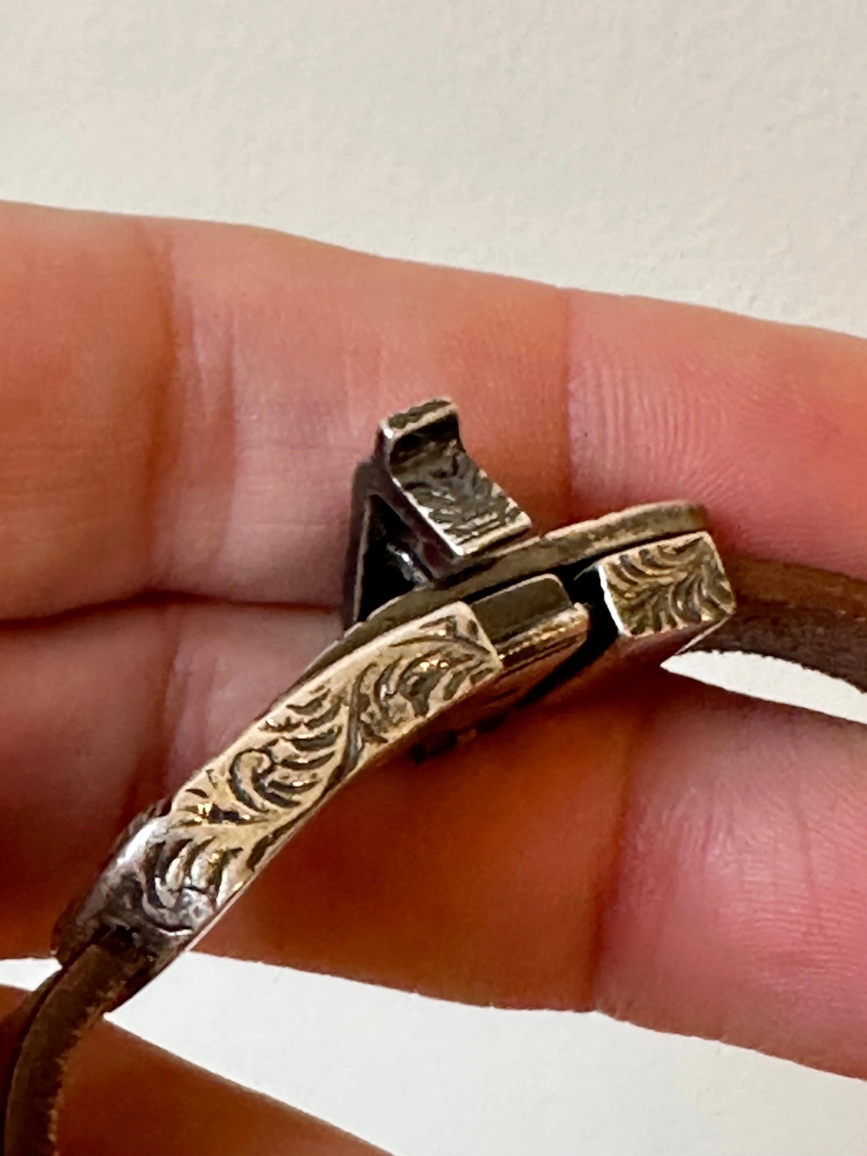 Gucci Anger Forest Wolf Head Leather Bracelet in Brown