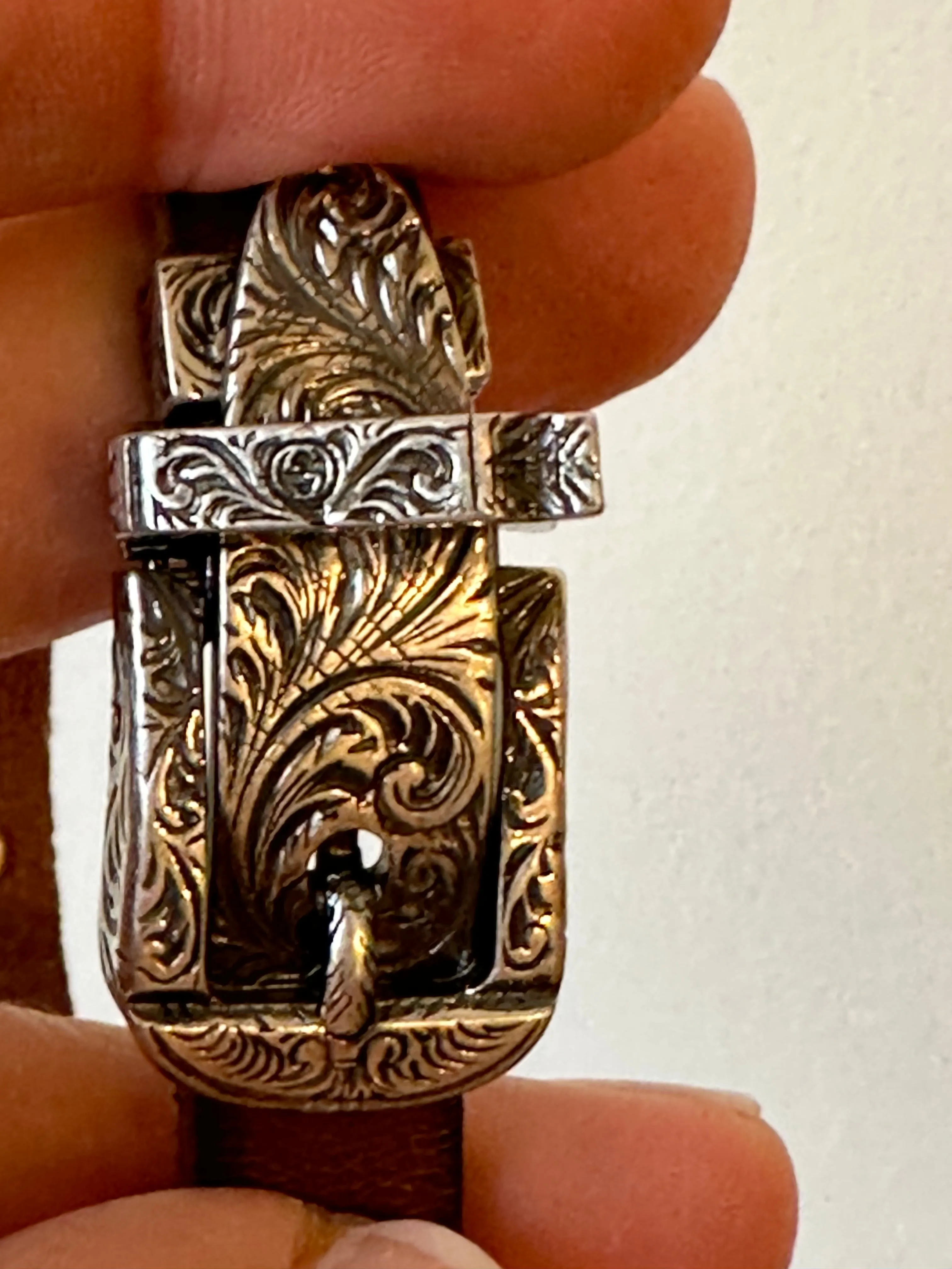 Gucci Anger Forest Wolf Head Leather Bracelet in Brown