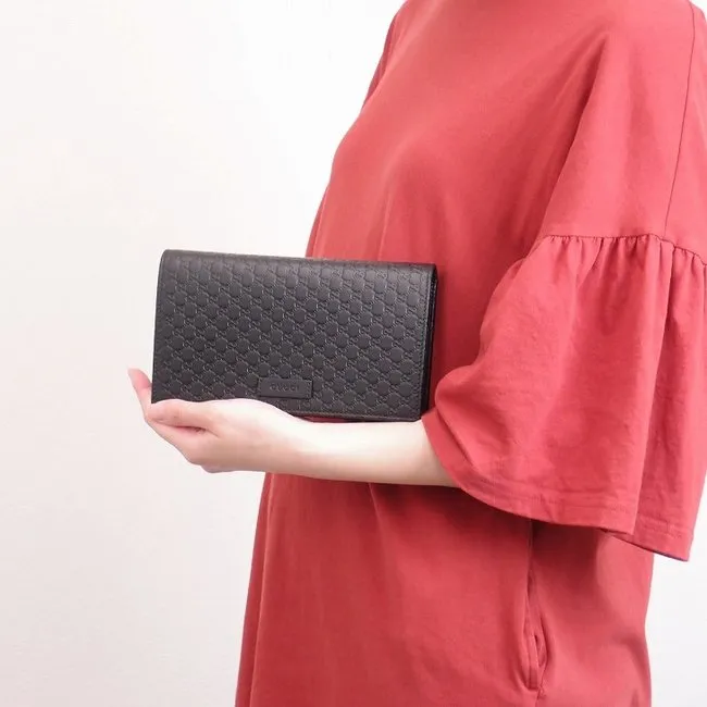 Gucci Microguccissima Leather Shoulder Bag in Black