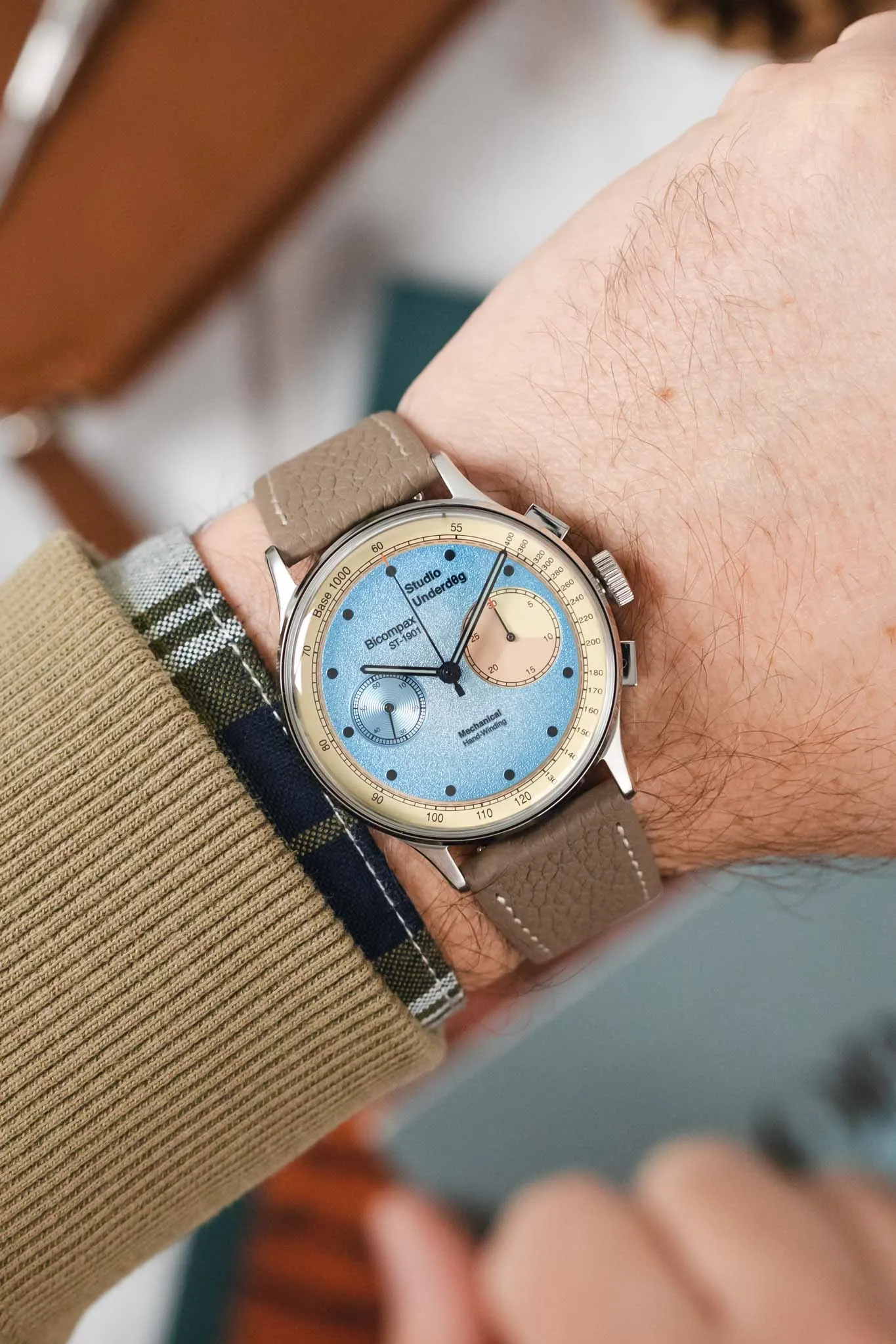 Hirsch BOLOGNA Quick-Release French-Style Textured Leather Watch Strap in TAUPE