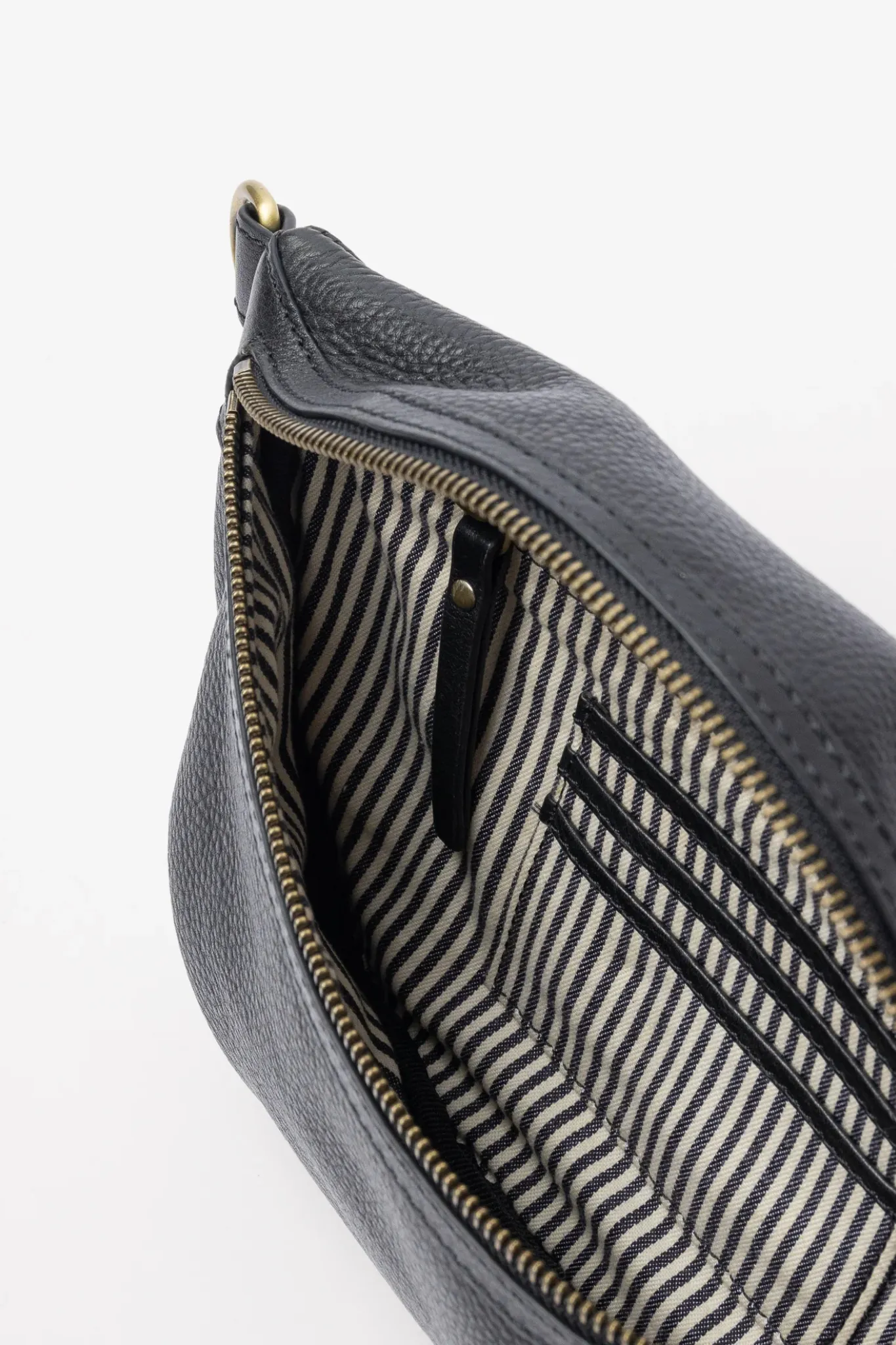 MILO BAG - BLACK SOFT GRAIN