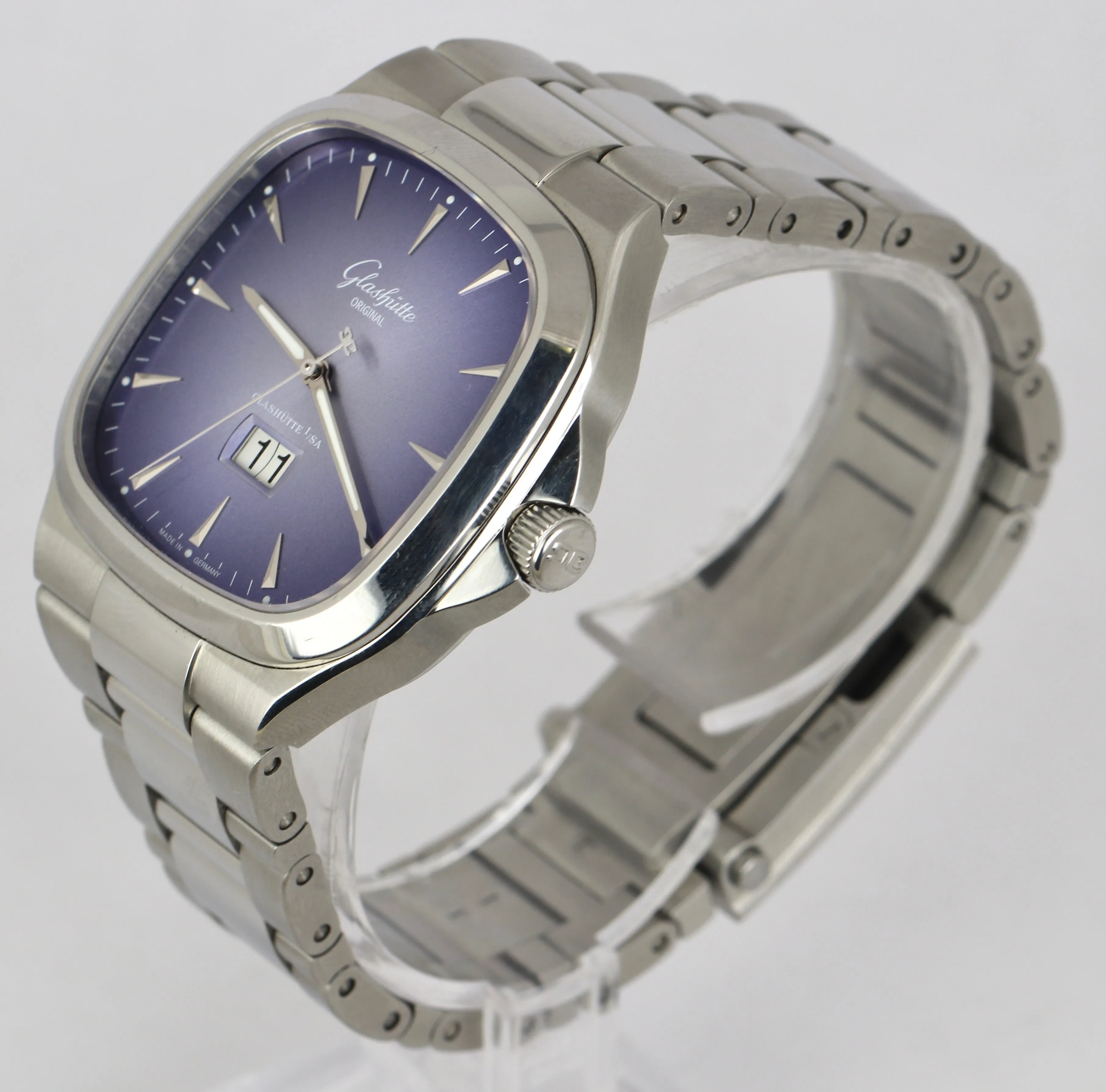 MINT Glashutte Original Senator Seventies Panorama Blue Stainless 39-47-13-12-14