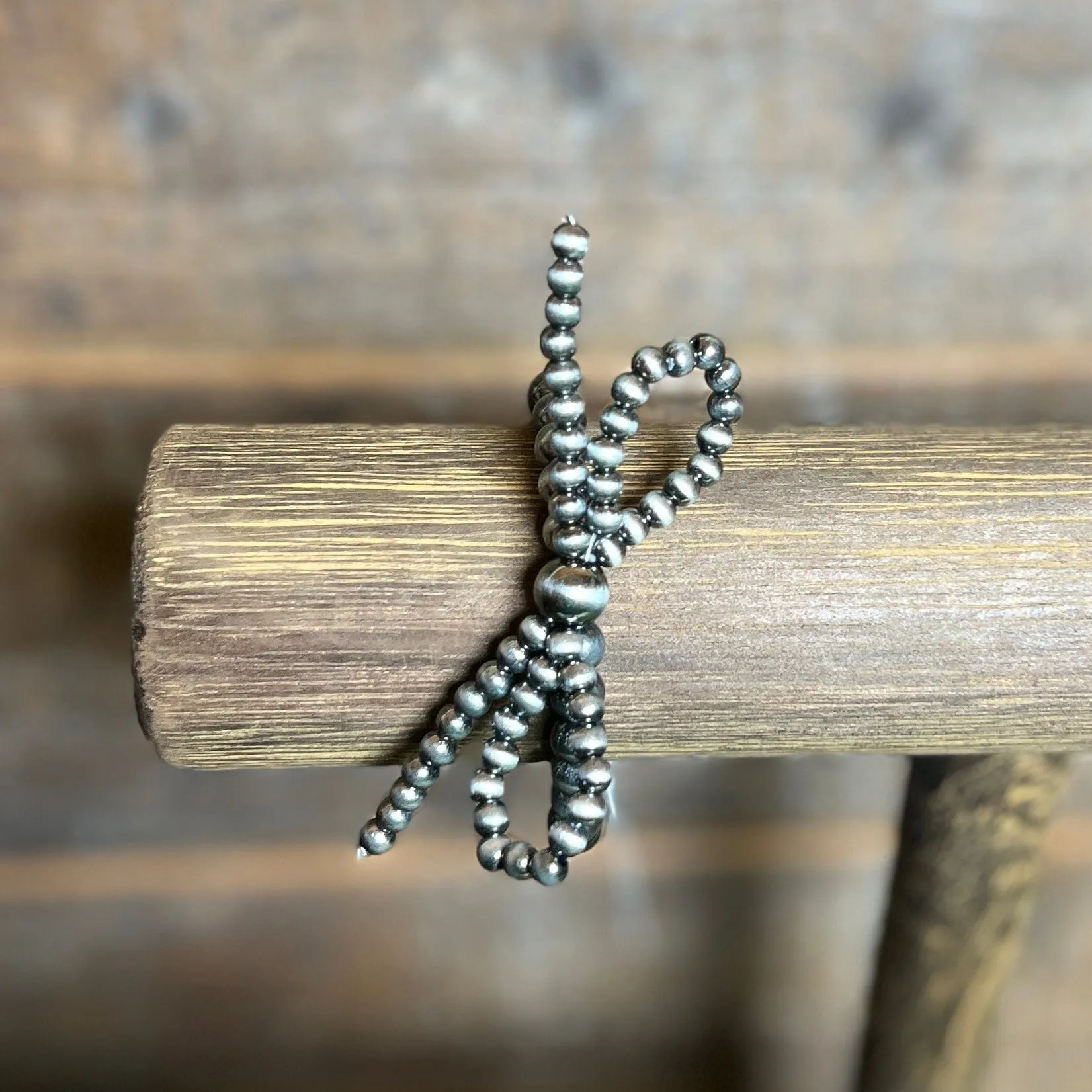 Navajo Pearl Bow Stretch Bracelet