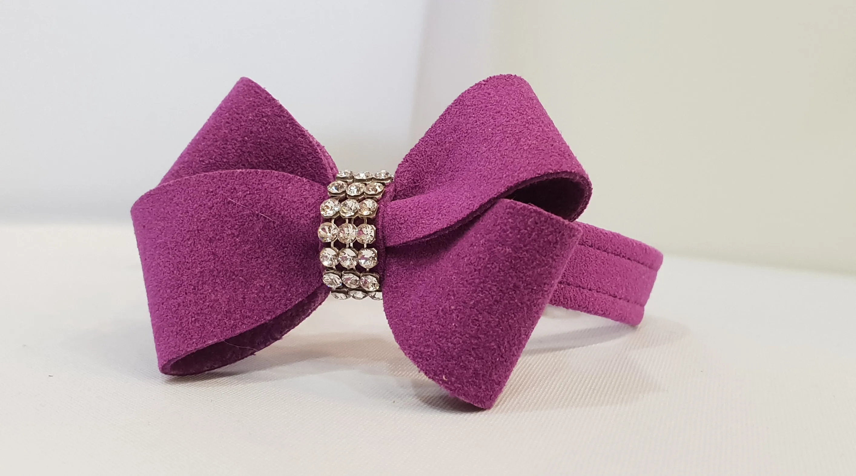New Bow Microsuede 1/2" Collar