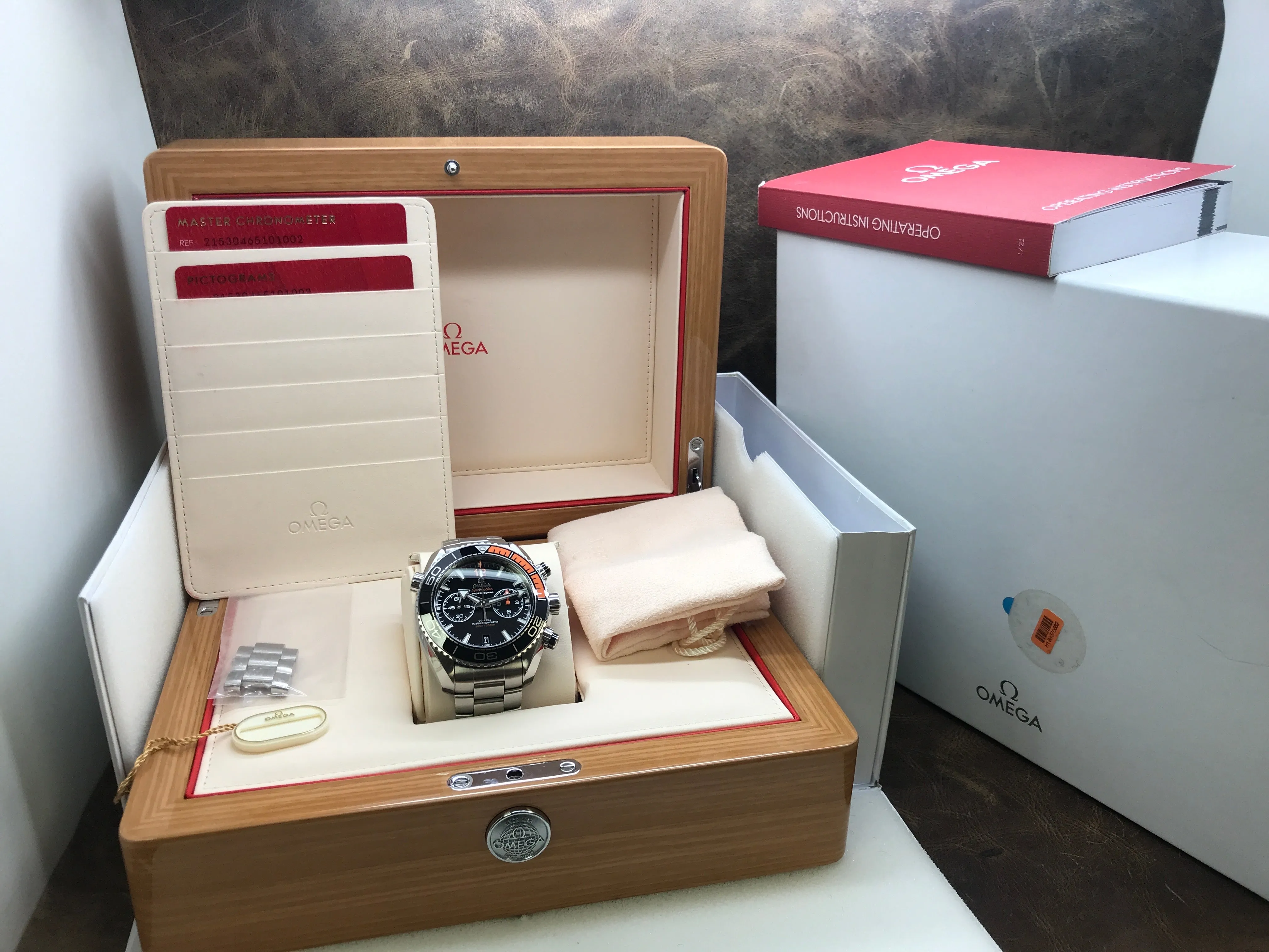 Omega Planet Ocean 600M Co-Axial Chronograph 215.30.46.51.01.002 Black Dial Automatic Men's Watch
