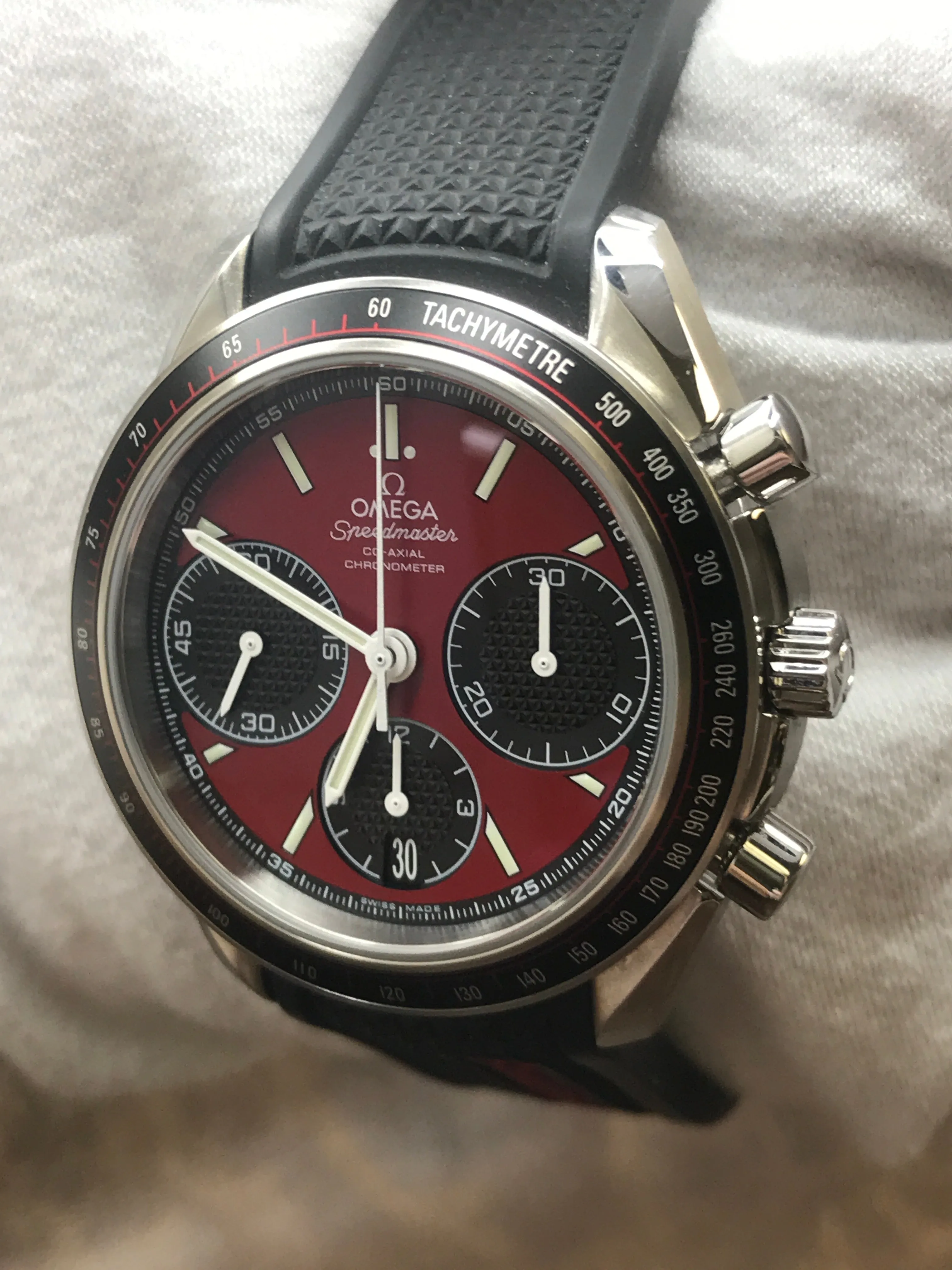 Omega Speedmaster Racing 326.32.40.50.11.001 Red & Black Dial Automatic Men's Watch