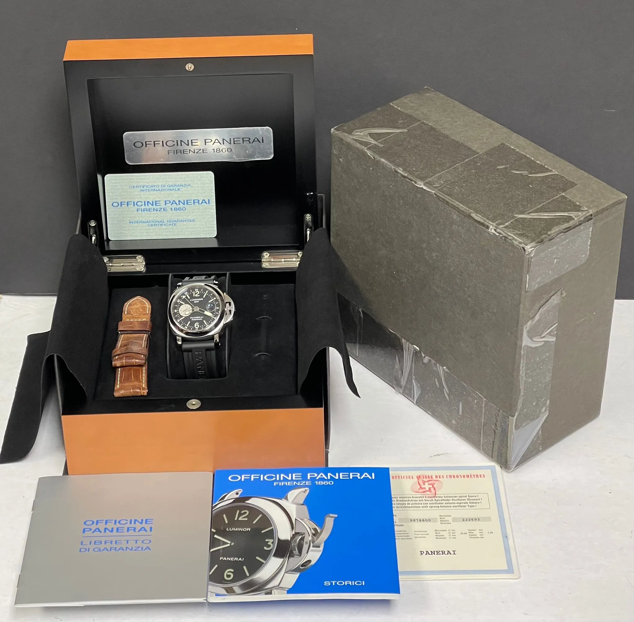 Panerai Luminor GMT 44mm PAM00088 Black Dial Automatic Men's Watch