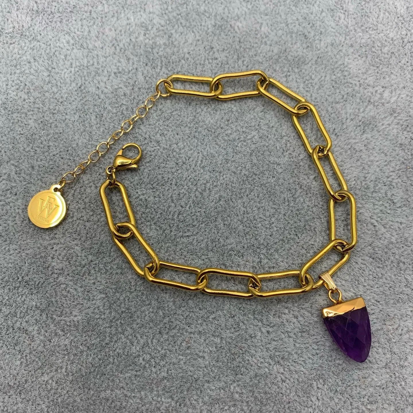 Paper Clip Chain Bracelet with a Gemstone Charm in a Shape of Faceted Arrowhead 410-23 | Erika Williner Designs
