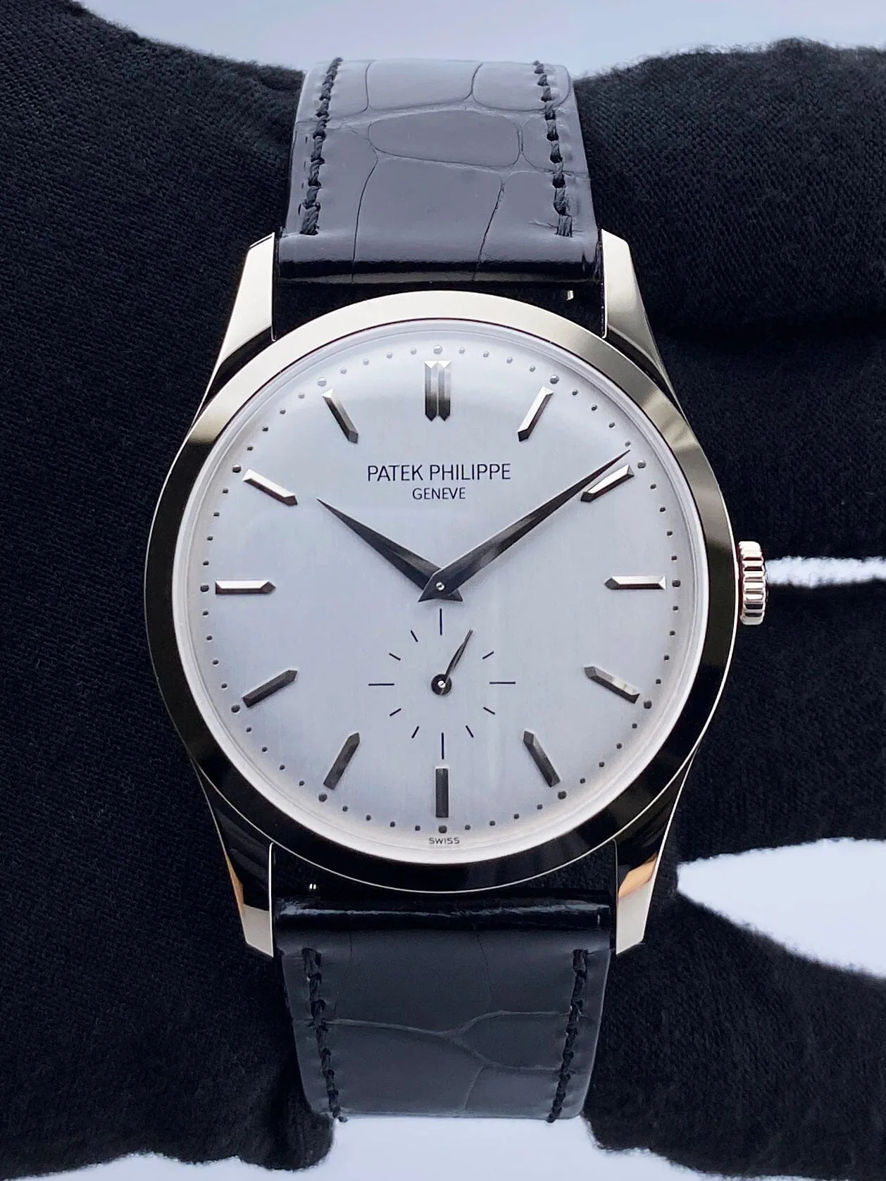 Patek Philippe Calatrava 5196G 18K White Gold Mens Watch Box Papers
