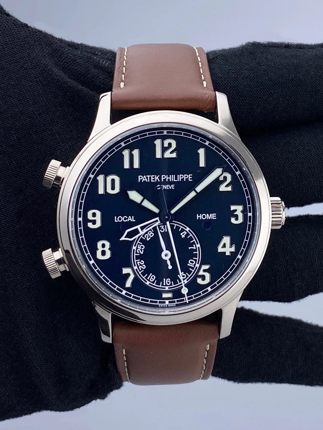 Patek Philippe Complication 5524G Calatrava Pilot Travel Time Watch Box Papers