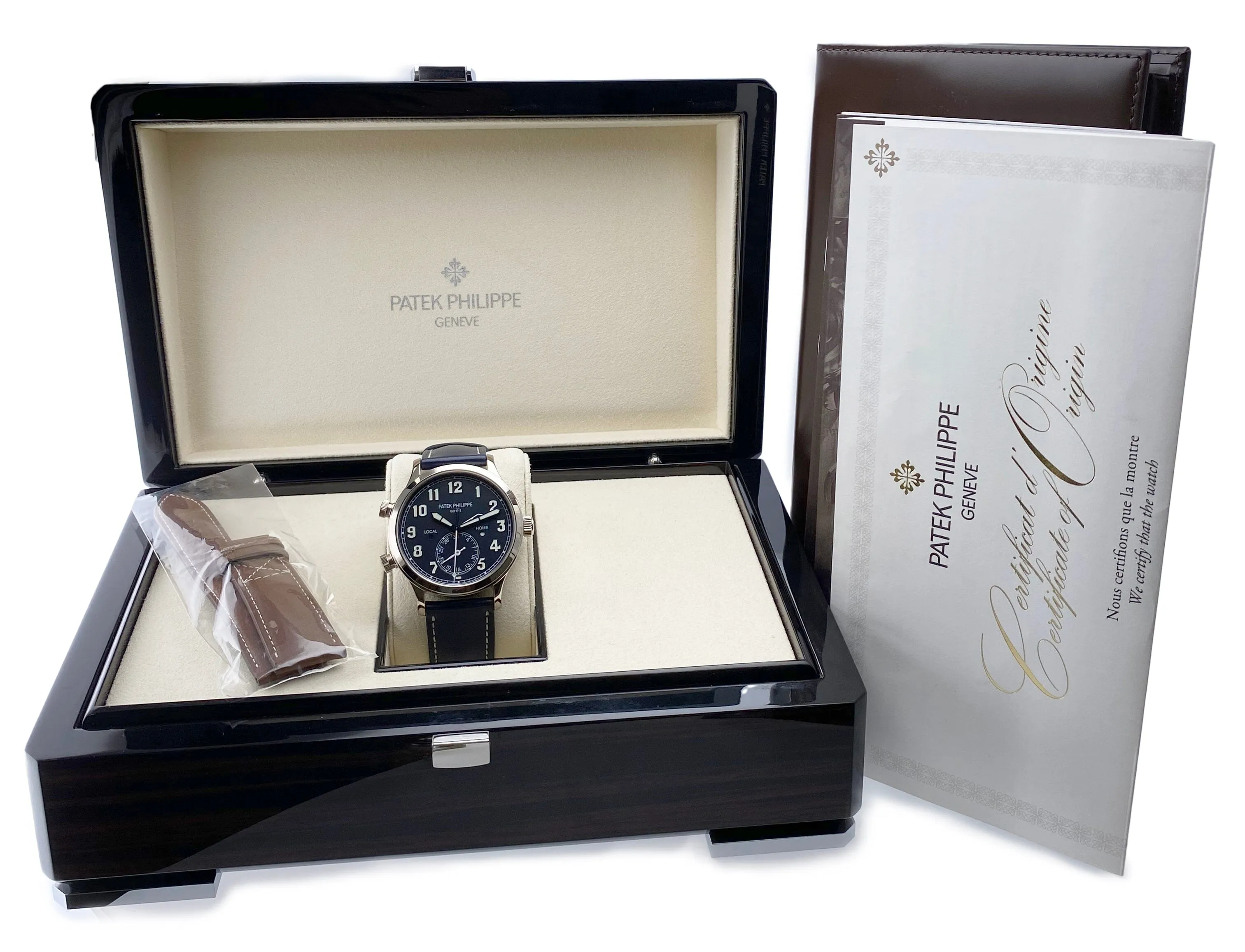 Patek Philippe Complication 5524G Calatrava Pilot Travel Time Watch Box Papers