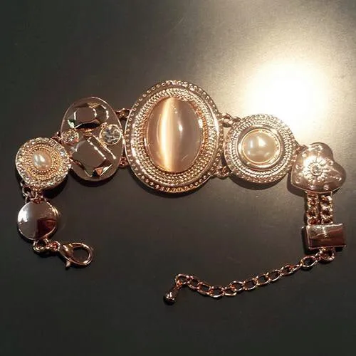 Pearl and Crystal Necklace & Bracelet Set in Rose Gold