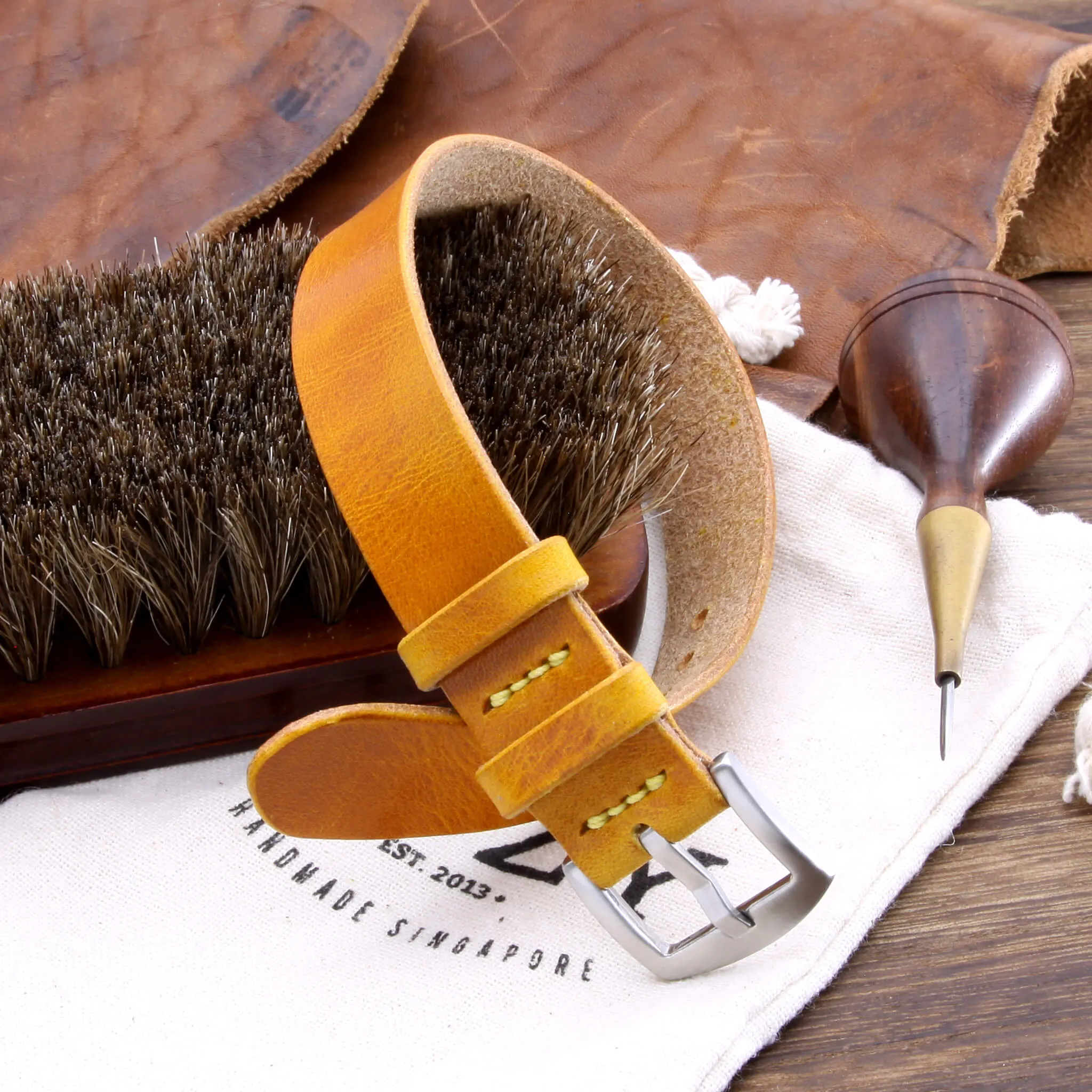 Single Pass Leather Watch Strap, 2-Keeper Military 104