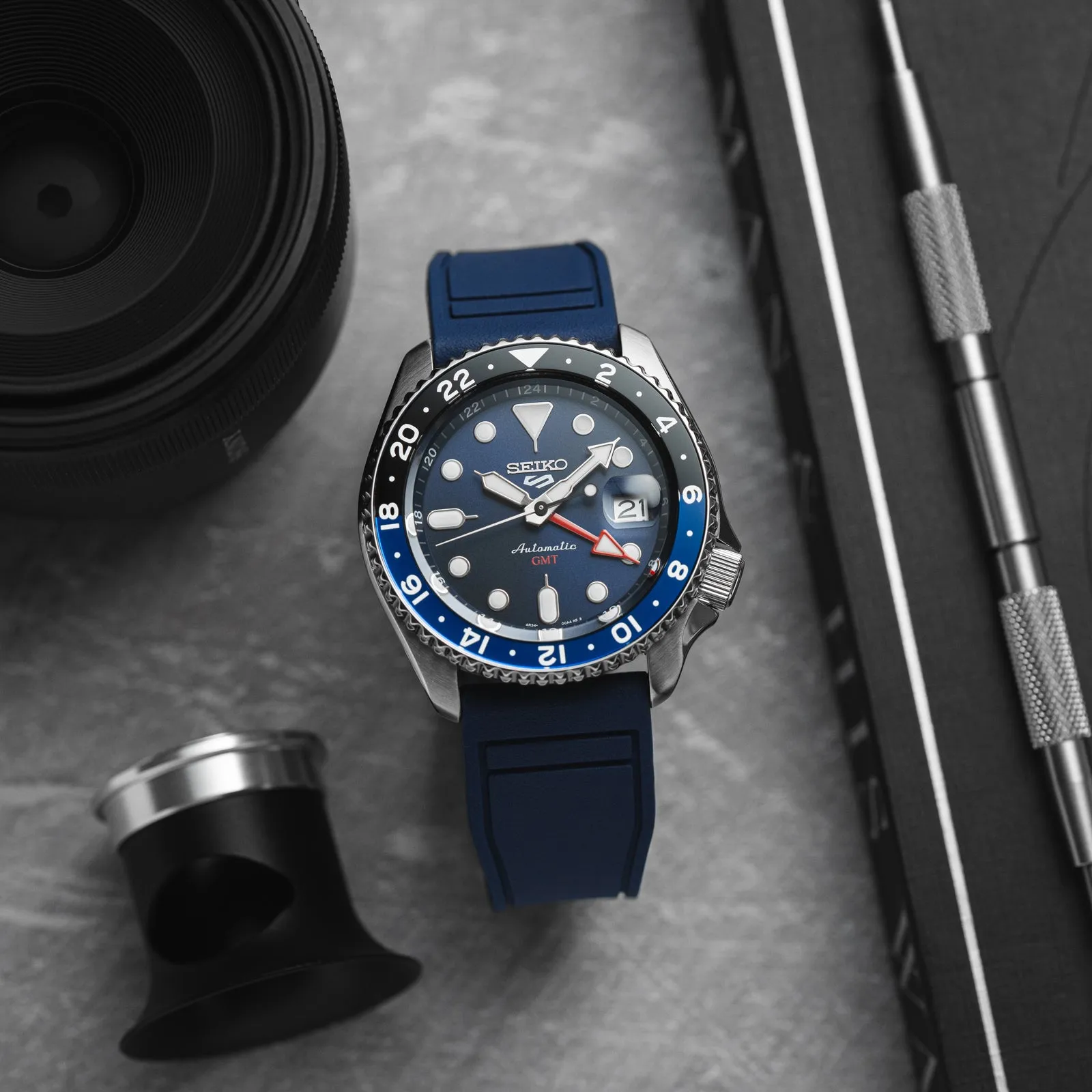 Skyward FKM Rubber Strap - Quick Release - Compatible for IWC Big Pilot - Navy (2411)