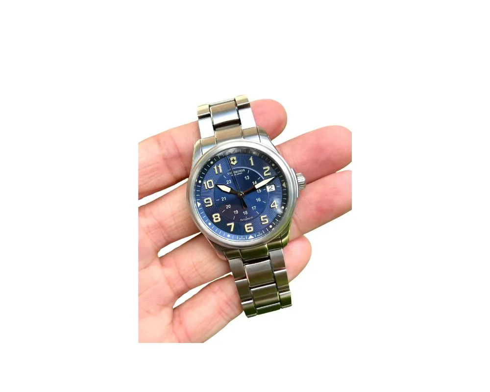 Victorinox Swiss Army Infantry Vintage Mechanical VS 241524 Watch: A Bold Style