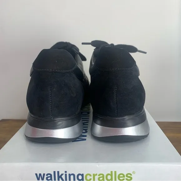 Walking Cradles Decker in black and silver Size 7.5 New in Box