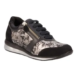 Walking Cradles Decker in black and silver Size 7.5 New in Box
