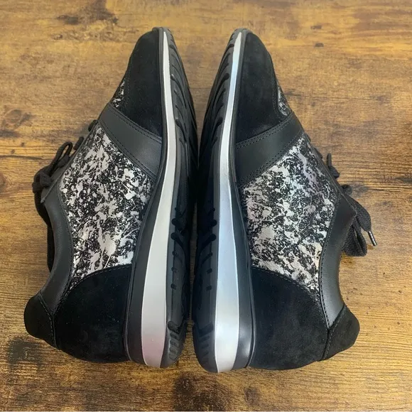 Walking Cradles Decker in black and silver Size 7.5 New in Box