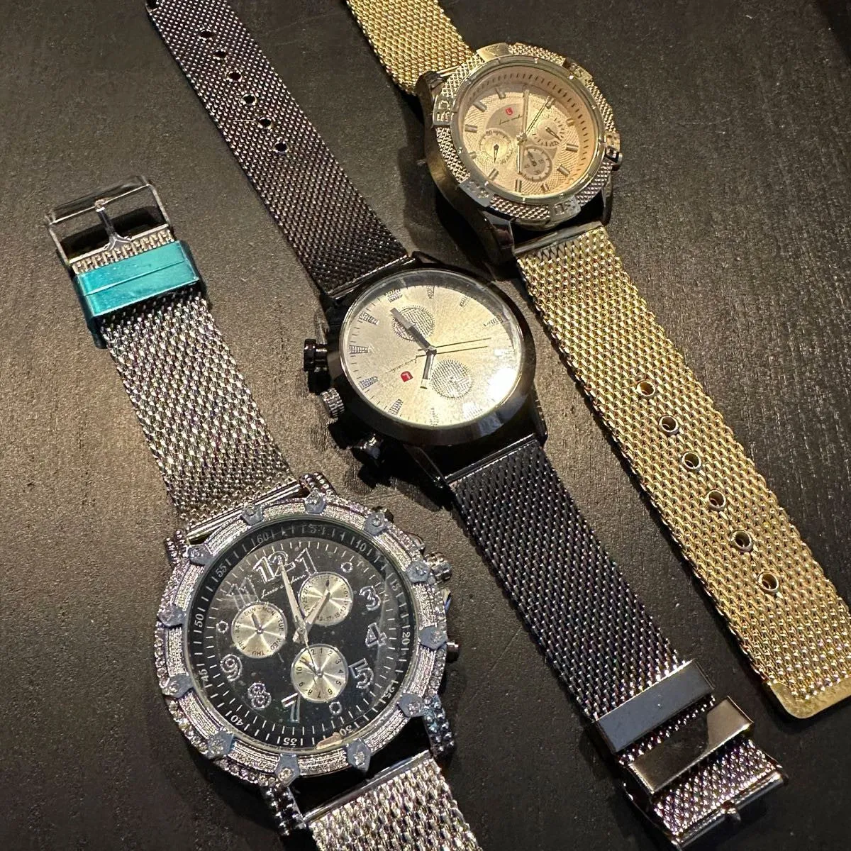 Watches 3 colors (watch video in description for details)