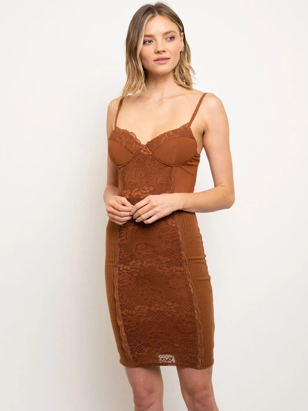 WOMEN'S KNIT LACE DETAIL MINI DRESS