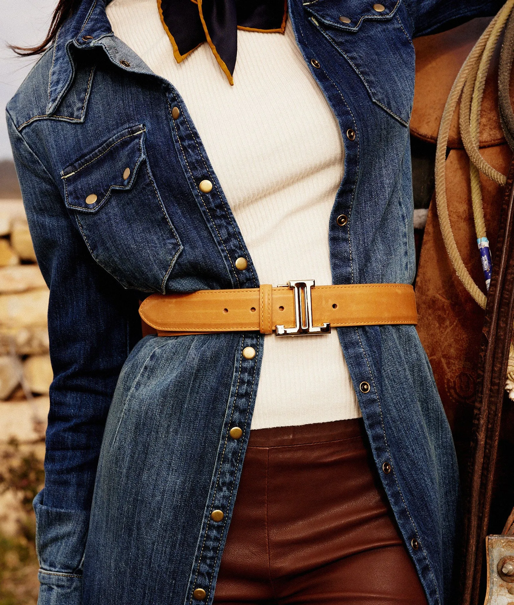 Women's Mirrored L Belt :: Honey