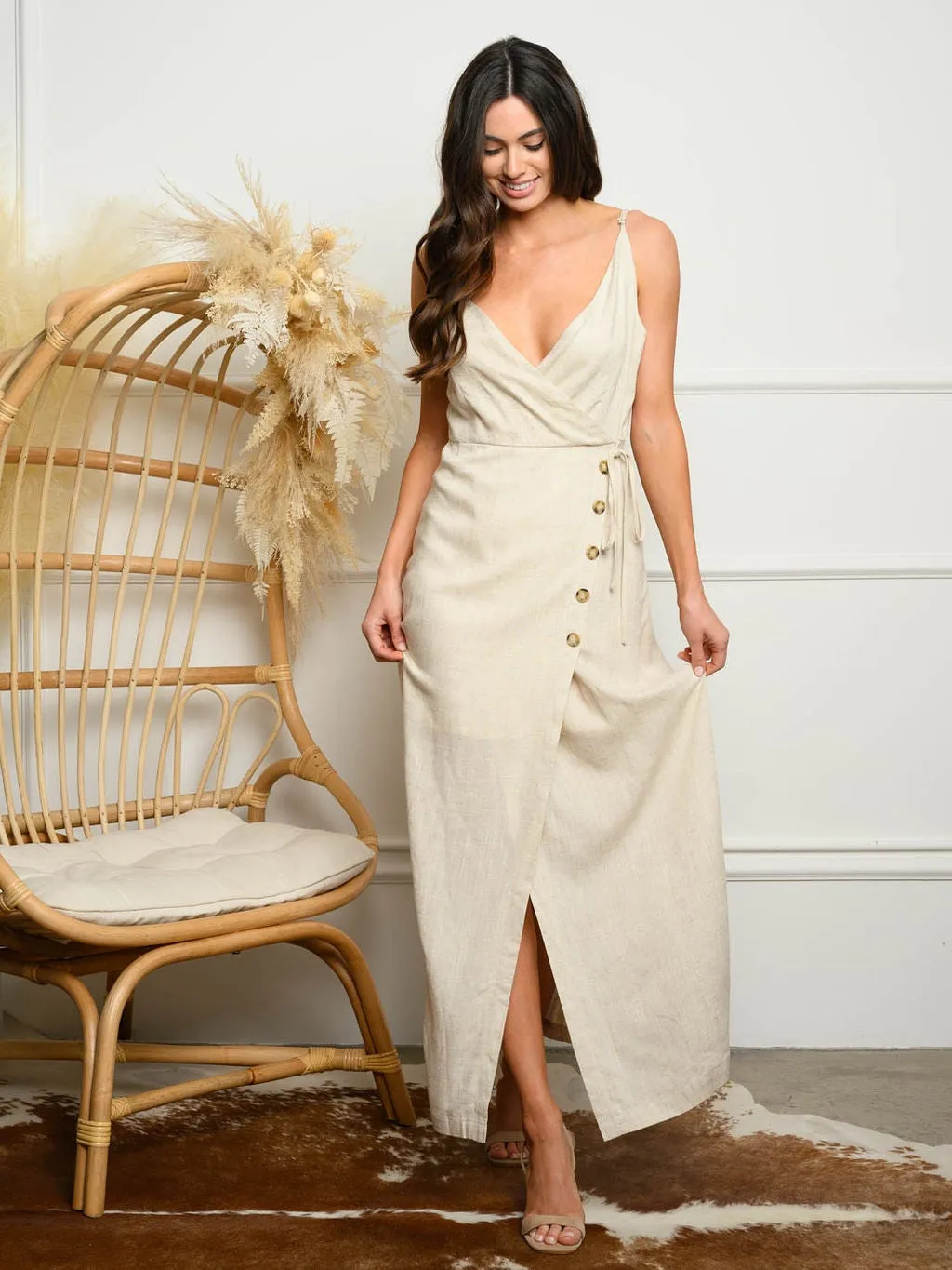 WOMEN'S V-NECK SIDE BUTTON DETAIL MAXI DRESS