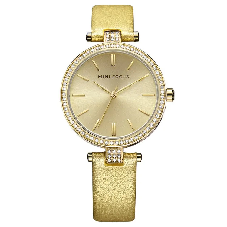 Women's watch with fashionable leather strap