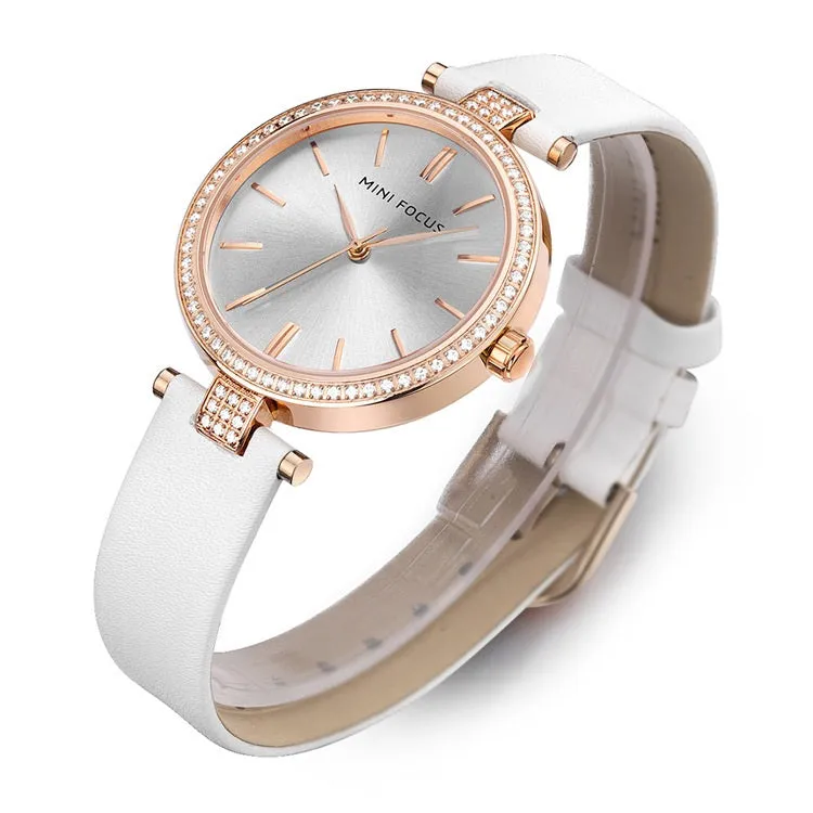 Women's watch with fashionable leather strap