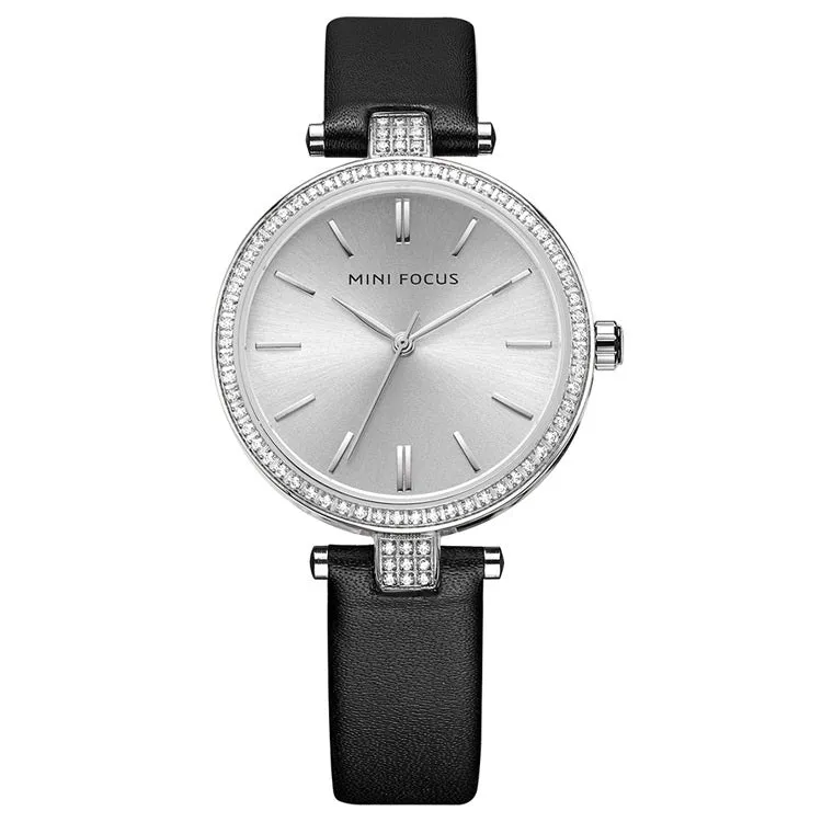 Women's watch with fashionable leather strap